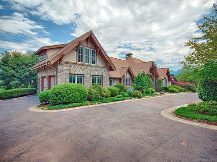 19 Bradford Vistas Drive