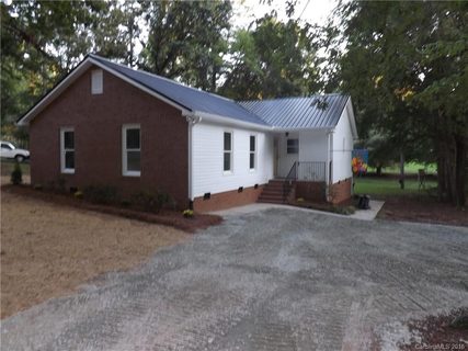 108 Douglas Circle