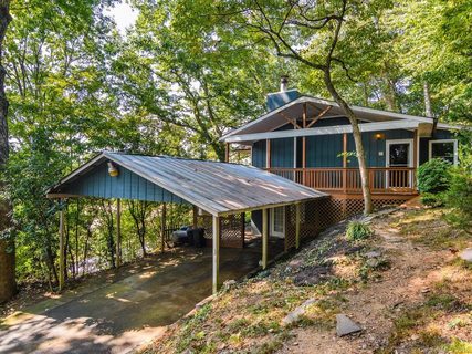 1 Mountain Oaks Drive sold home in Mountain Oaks, Fletcher, NC