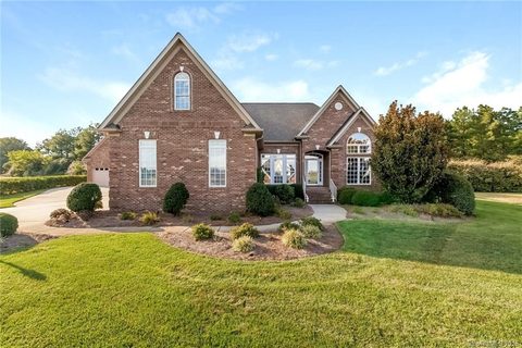 7944 Grimsby Circle sold home in Fenton Dell, Harrisburg, NC