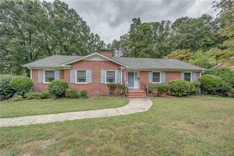 1048 Paramount Circle