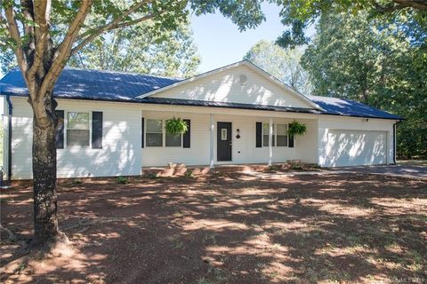 2964 Irish Street sold home in Oakcrest, Newton, NC