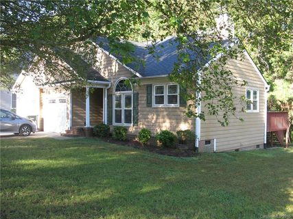 200 Edgewater Drive