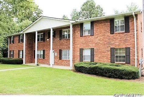 102 Falling Waters Road sold condo in Brookside Manor, Hendersonville, NC