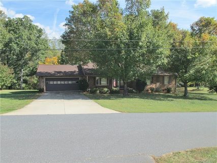 136 Belinda Loop sold home in Bethlehem Groves, Statesville, NC