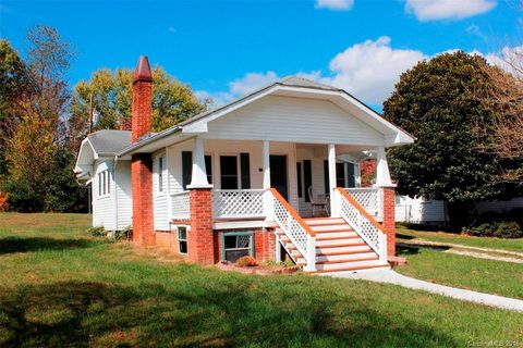 112 Beverly Avenue 7-11