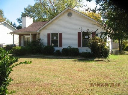8422 Quarry Road sold home in Stoneridge, Charlotte, NC