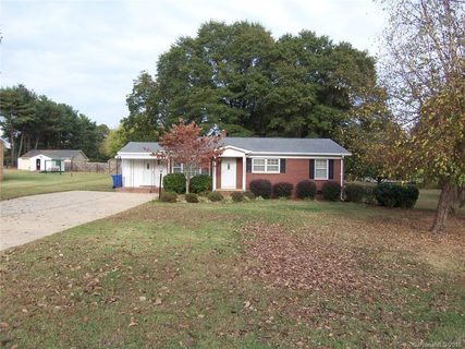 1327 Crestview Drive sold home in Fairway Heights, Shelby, NC
