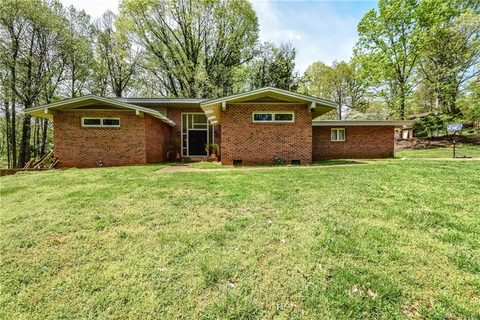 2553 Pickwick Place sold home in Lincoln Forest, Lincolnton, NC