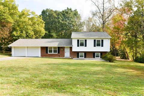 818 Cambridge Circle