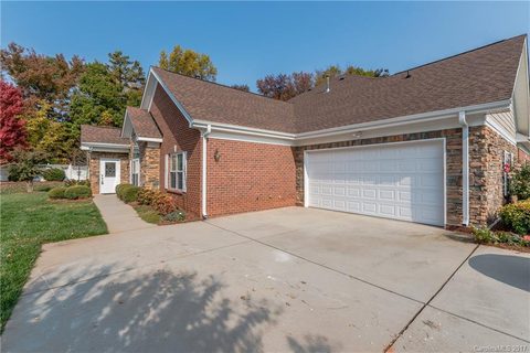 2240 N Castle Court sold townhome in St Andrews, Matthews, NC