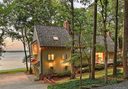 16240 North Point Road sold home in Huntersville, SC