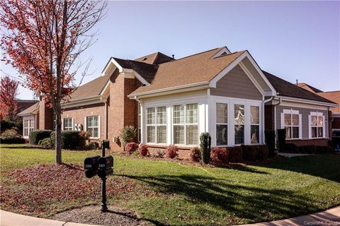 2211 North Castle Court 10A