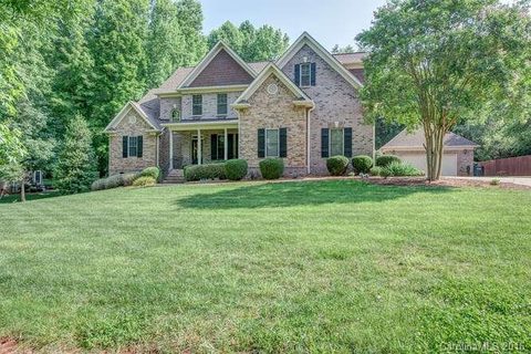 4626 Water Oak Drive sold home in The Coves, Lake Wylie, SC