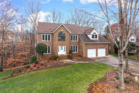 909 Longfield Circle