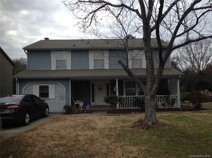 3137 Old House Circle