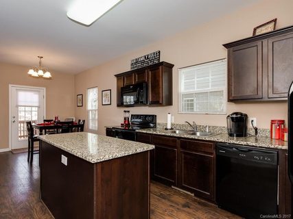 109 Lookout Point Place