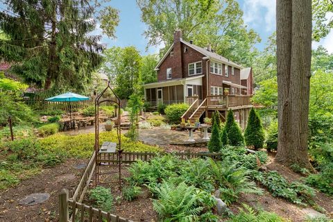 11 Sylvan Avenue