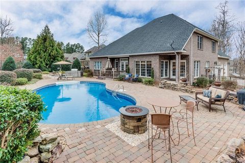 334 Riverwood Road 5