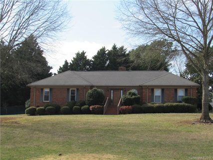2405 Gleneagles Drive