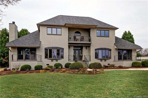 108 Voyager Way