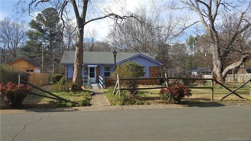 707 Farmcrest Drive L7