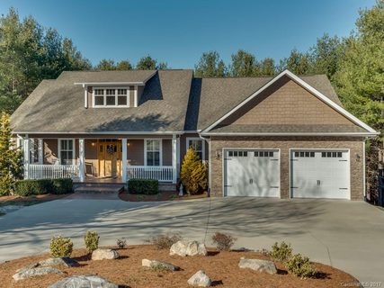 3015 Hickory Nut Trail sold home in Sugar Hollow Farms, Hendersonville, NC