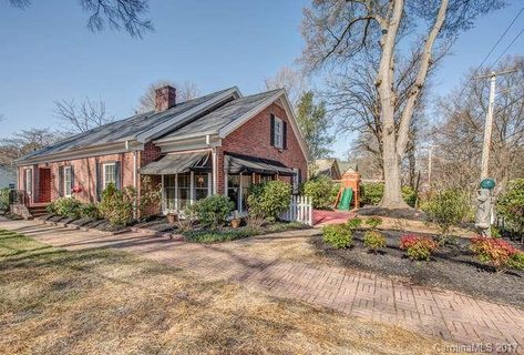 202 W 5th Avenue sold home in Historic District, Gastonia, NC