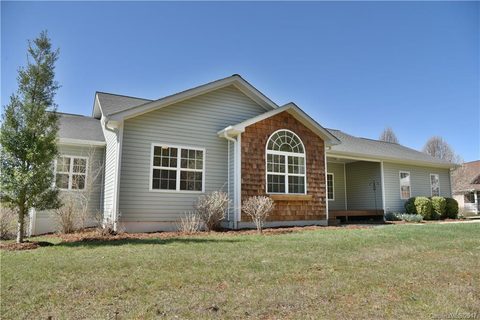 118 Ivy Meadows Drive sold home in Ivy Meadows, Weaverville, NC