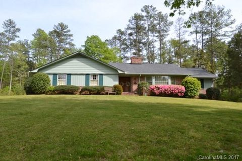 976 Pineview Lakes Road