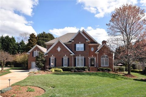 108 Castle Bay Court