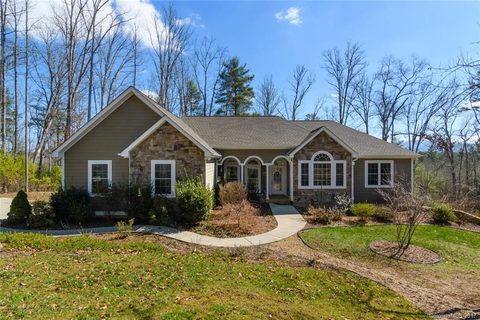 735 Settlers Trail
