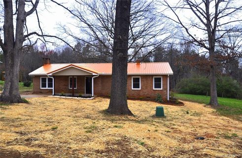 139 Robinhood Loop