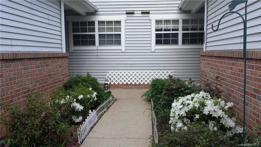68 Lakeview Court