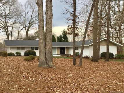 2727 Rolling Hills Drive