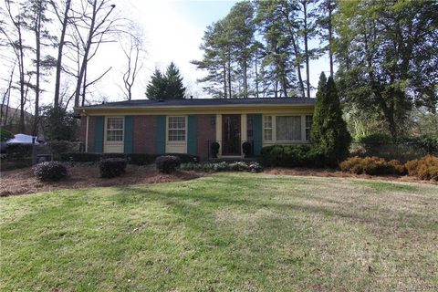 1607 Echo Lane