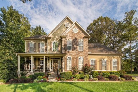 1728 Kings Manor Court