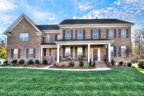 3087 Twin Lakes Drive sold home in Lake Forest Preserve, Weddington, NC