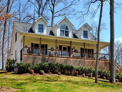 95 Holly Ridge sold home in Country Meadows, Waynesville, NC