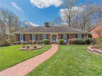 5520 Holyoke Lane