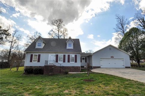 2200 Medlin Court
