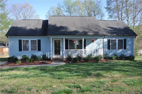 1309 Shady Oak Trail sold home in Laurel Woods, Gastonia, NC