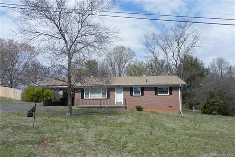 2324 Sundale Avenue sold home in Crestview, Concord, NC