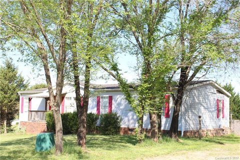 126 Fieldcrest Drive sold manufactured home in Woodhaven Estates, Statesville, NC