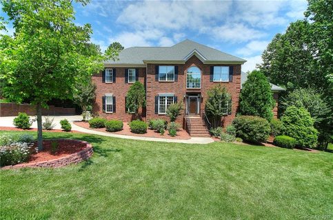 2816 Arrowwood Lane