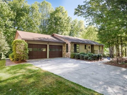 22 Glen Crest Drive sold home in Glen Crest, Arden, NC