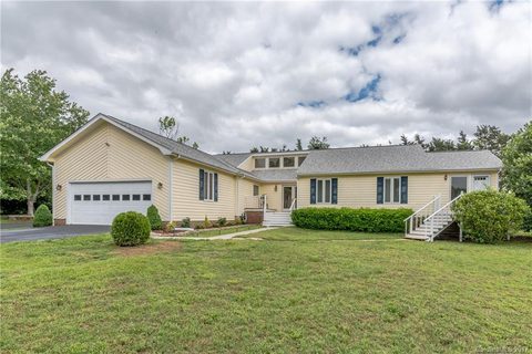 3048 Stoneybrook Drive sold home in Carowood, Fort Mill, SC