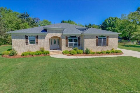 3092 Stoneybrook Drive sold home in Carowood, Fort Mill, SC
