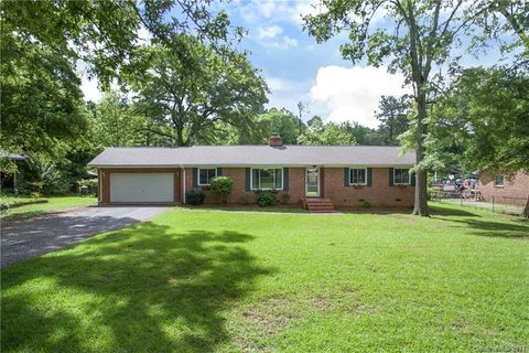 1293 Christopher Circle