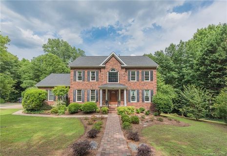 7220 Leharne Drive sold home in Crown Colony Estates, Charlotte, NC